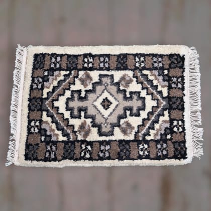 ELURU Classic Ethnic Geometric Door Mat | Soft Woolen Decorative Carpet with Fringe – Beige, Brown & Black
