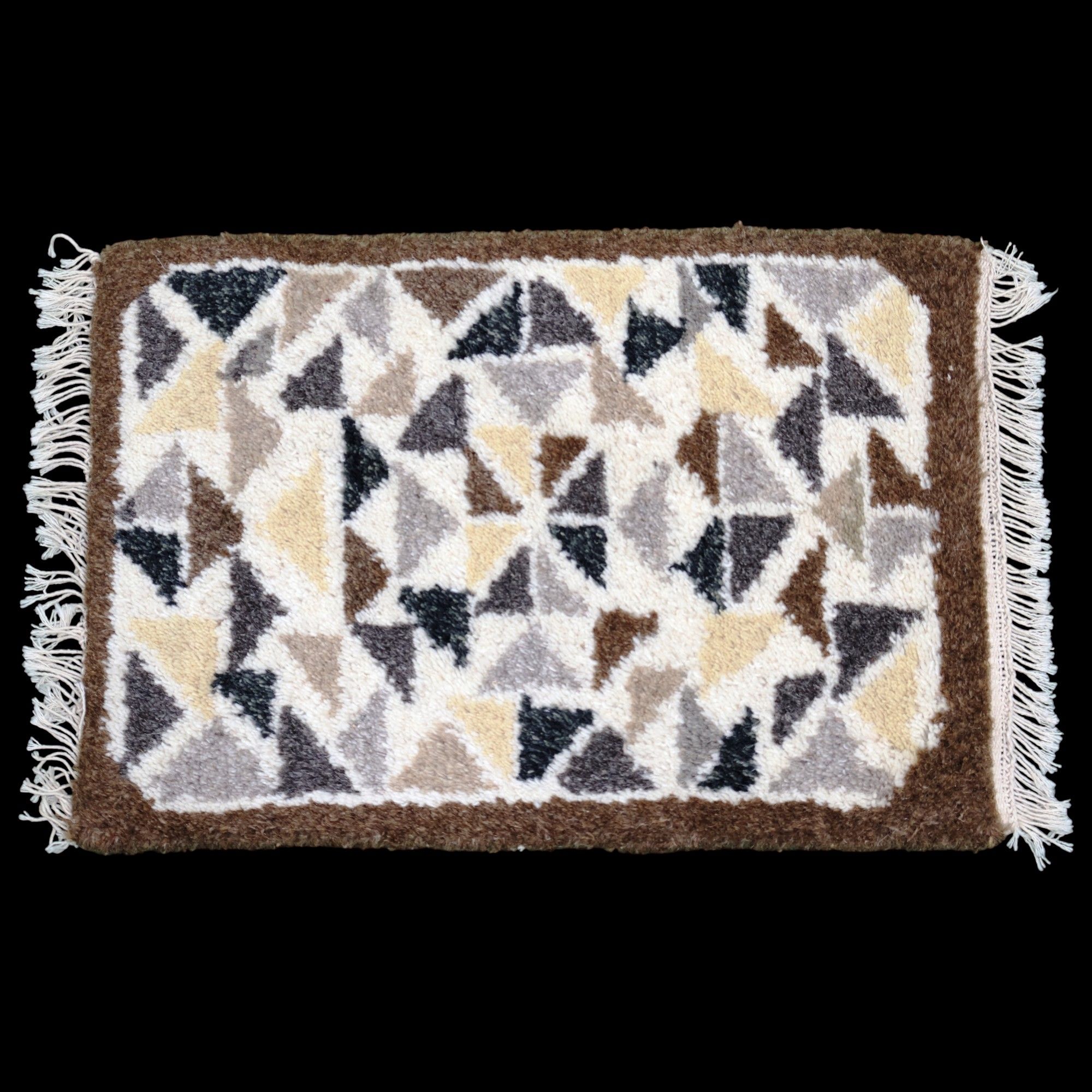 ELURU-Modern Geometric Triangle Design Door Mat | Soft Woolen Decorative Carpet with Fringe – Beige & Brown