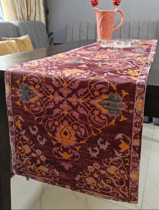 Decorative Carpet Design Printed Wine Velvet Table Runner with 6 Placemats – Set for 6 Seater Dining Table