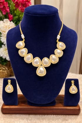 Exquisite Kundan & Pearl Bridal Set