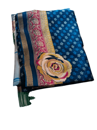 Women's Navy Blue Traditional Printed Saree with Large Floral Pallu Motif Women's Navy Blue Traditional Printed Saree with Large Floral Pallu Motif
