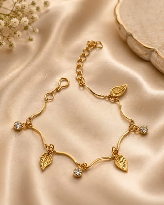 Gold Plated Crystal and Leaf Charm Adjustable Bracelet Gold Plated Crystal and Leaf Charm Adjustable Bracelet
