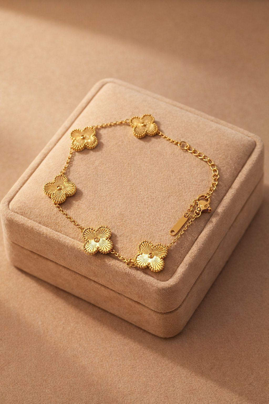 Lucky Clover Gold Bracelet by Dimplora