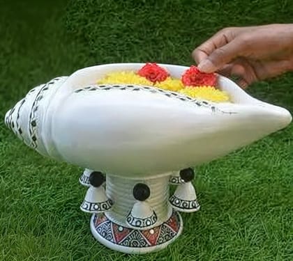 Terracotta Decorative Flower Design Sangu urli with Stand Terracotta Decorative Flower Design Sangu urli with Stand