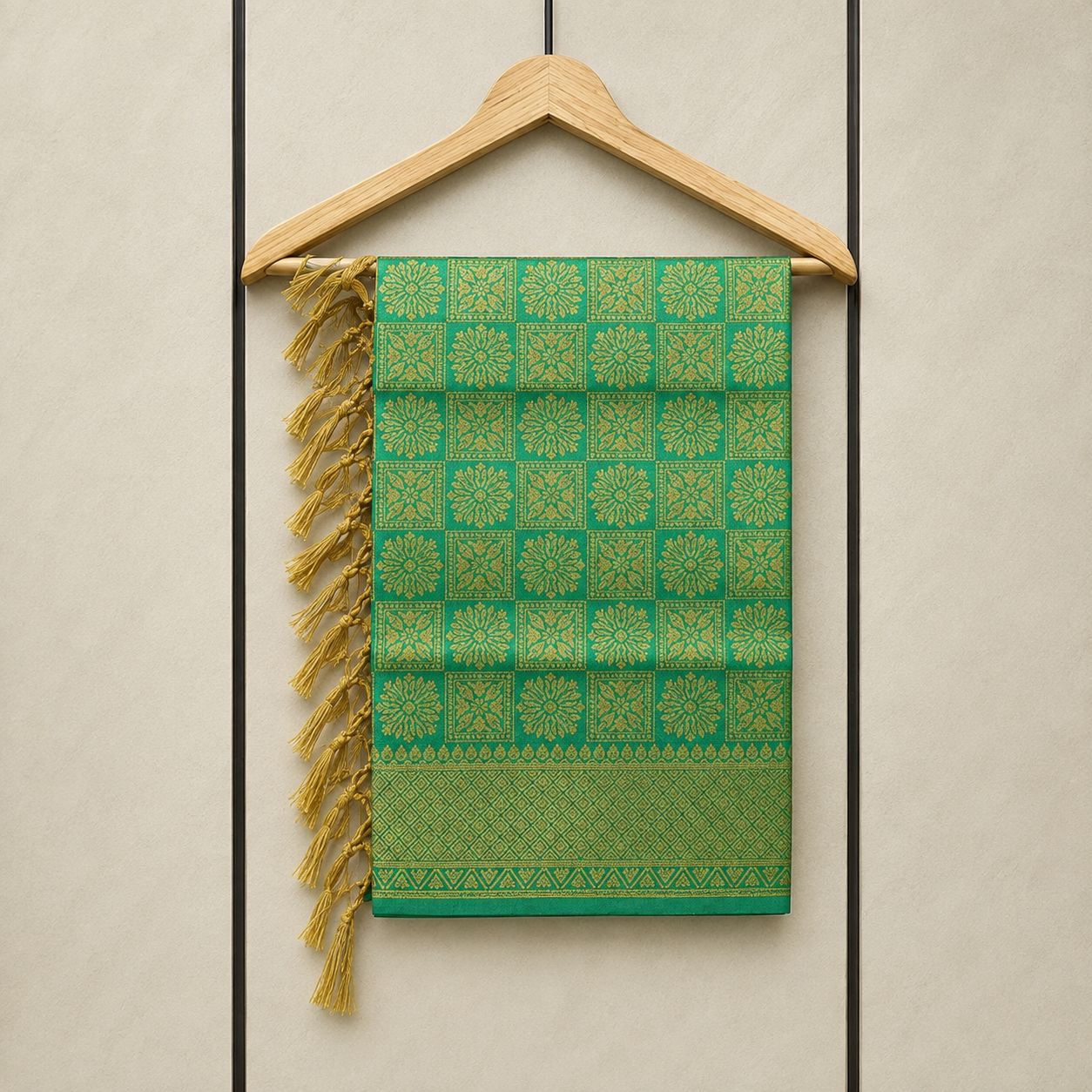 Banarasi Brocade Floral Design Green Stole