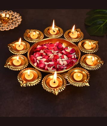 METAL MESTERY Gold Floor Iron Tea Light Holder - Pack of 1