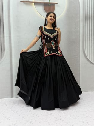 Traditional Black Lehenga Choli for Women | Festive Garba & Dandiya Night Outfit