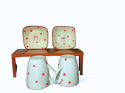 4-Piece Speckled Ceramic Heart Mug and Saucer Set with Wooden Stand