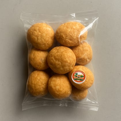 Jamna Provision Store's dry kachori