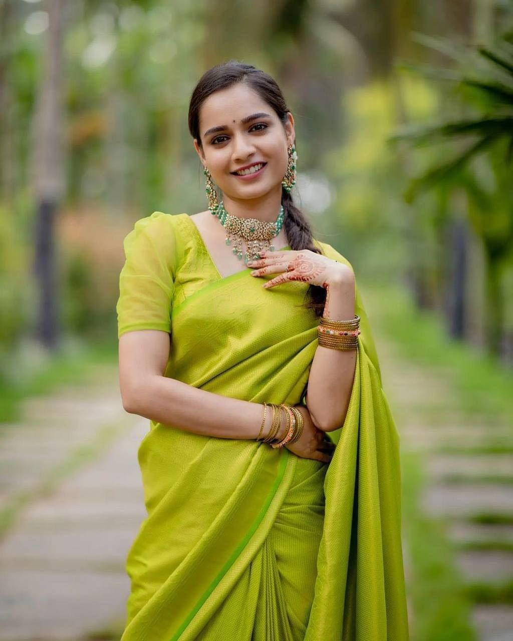 Zari Work Silk Saree With Blouse Piece