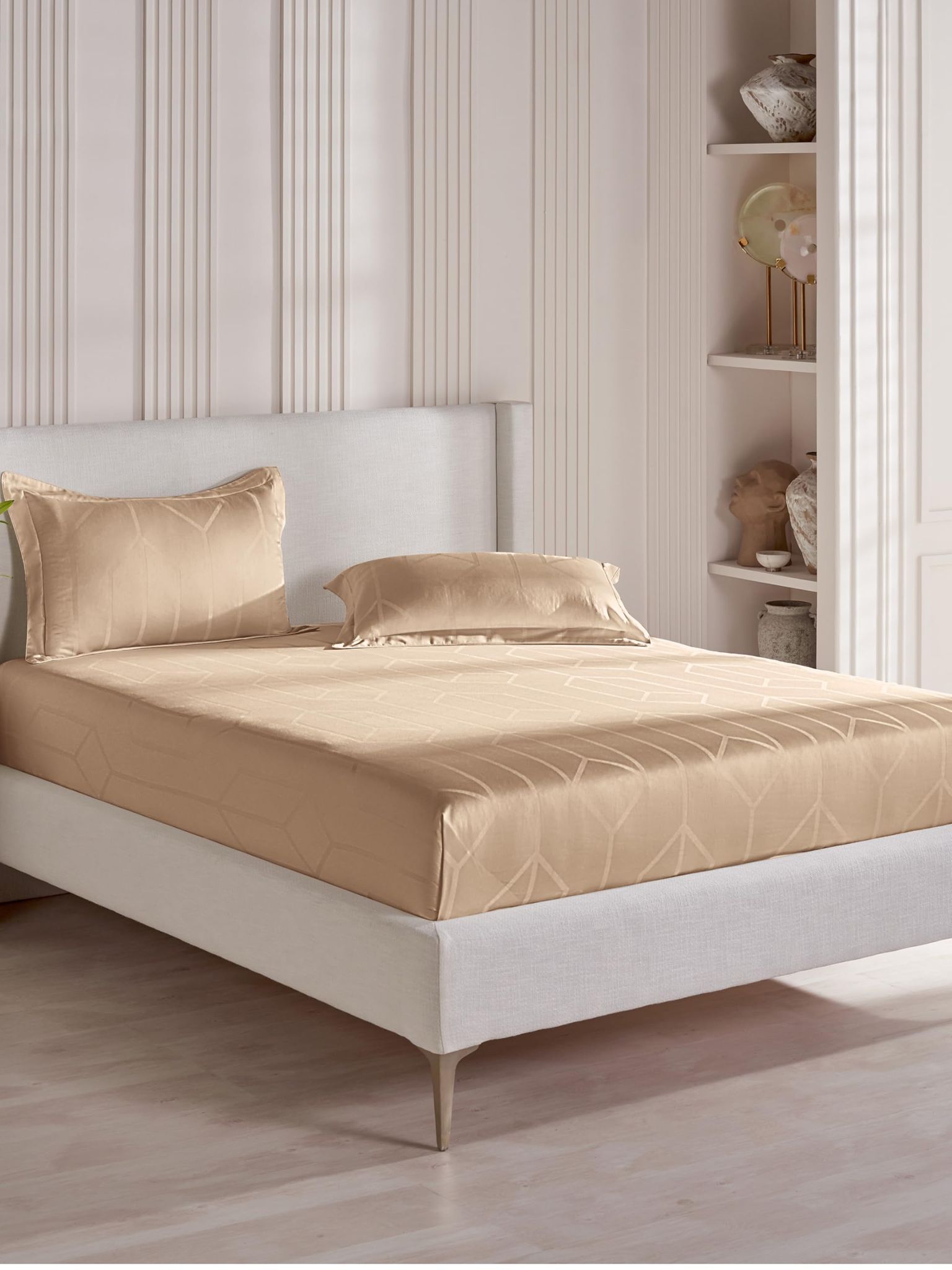 DDECOR - Jacquard Collection 100% Cotton Contemporary Pattern 300TC Super King |274 CM X 274 CM| Beige