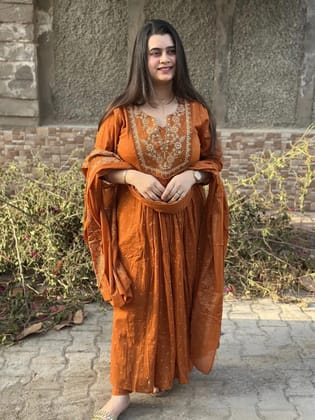 Enjoy your festival with our Very Beautiful 3ps suit Set