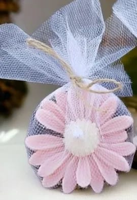 Daisy candle