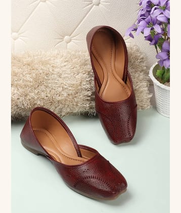 Carrito Red Women's Ethnic Ballerinas