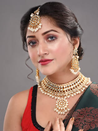 Gold Plated Kundan Studded Pearls Beaded Traditional Jewellery Set