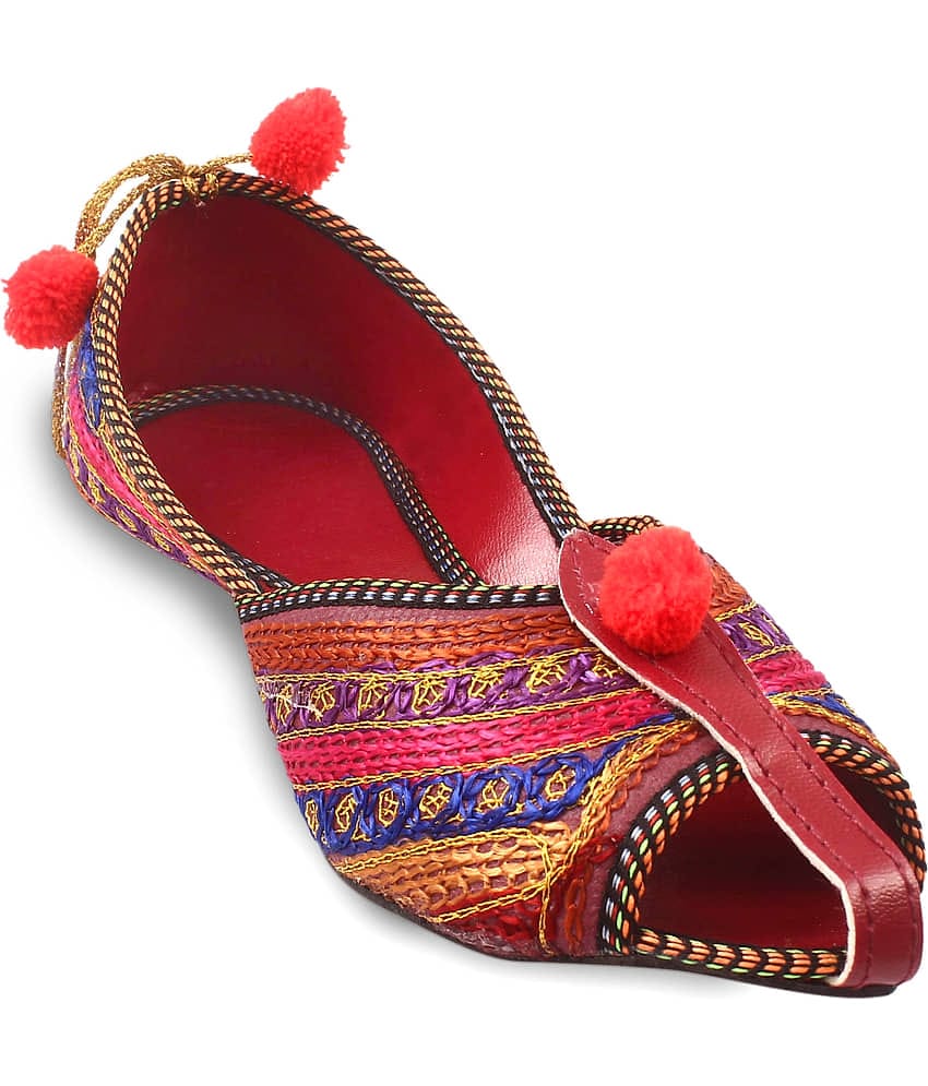 Apratim Pink Women's Mojaris