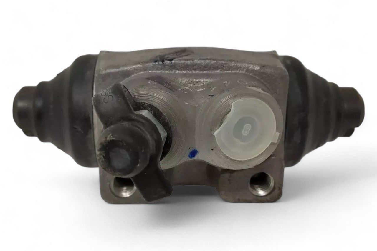 Bosch Wheel Brake Cylinder - RH 0986AB8132