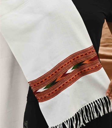 Himachali Handwoven Kullu Pure Wool Muffler – White, Timeless Elegance