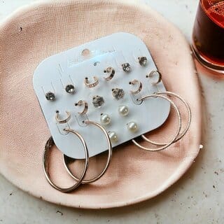 Minha pack of 9 earring antique stud , hanging , bali .. Minha pack of 9 earring antique stud , hanging , bali ..