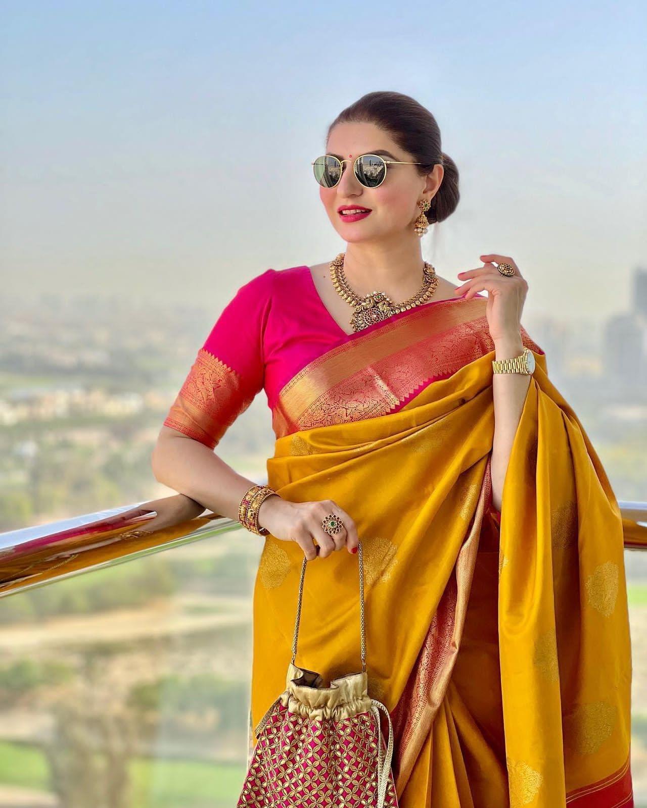 Zari Work Silk Saree With Blouse Piece