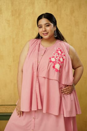 Magnificent Malmal Cotton Dress in Onion Pink colour Magnificent Malmal Cotton Dress in Onion Pink colour