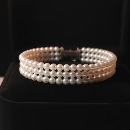 Elayne Pearl Grace Necklace