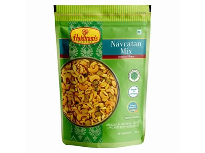 Haldiram's Navratan Mix Namkeen - 1 kg - Pack of 2 Haldiram's Navratan Mix Namkeen - 1 kg - Pack of 2