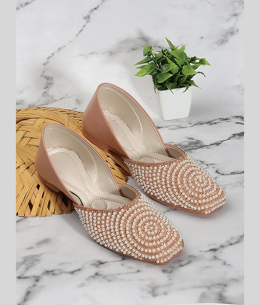 Carrito Peach Women's Ethnic Ballerinas