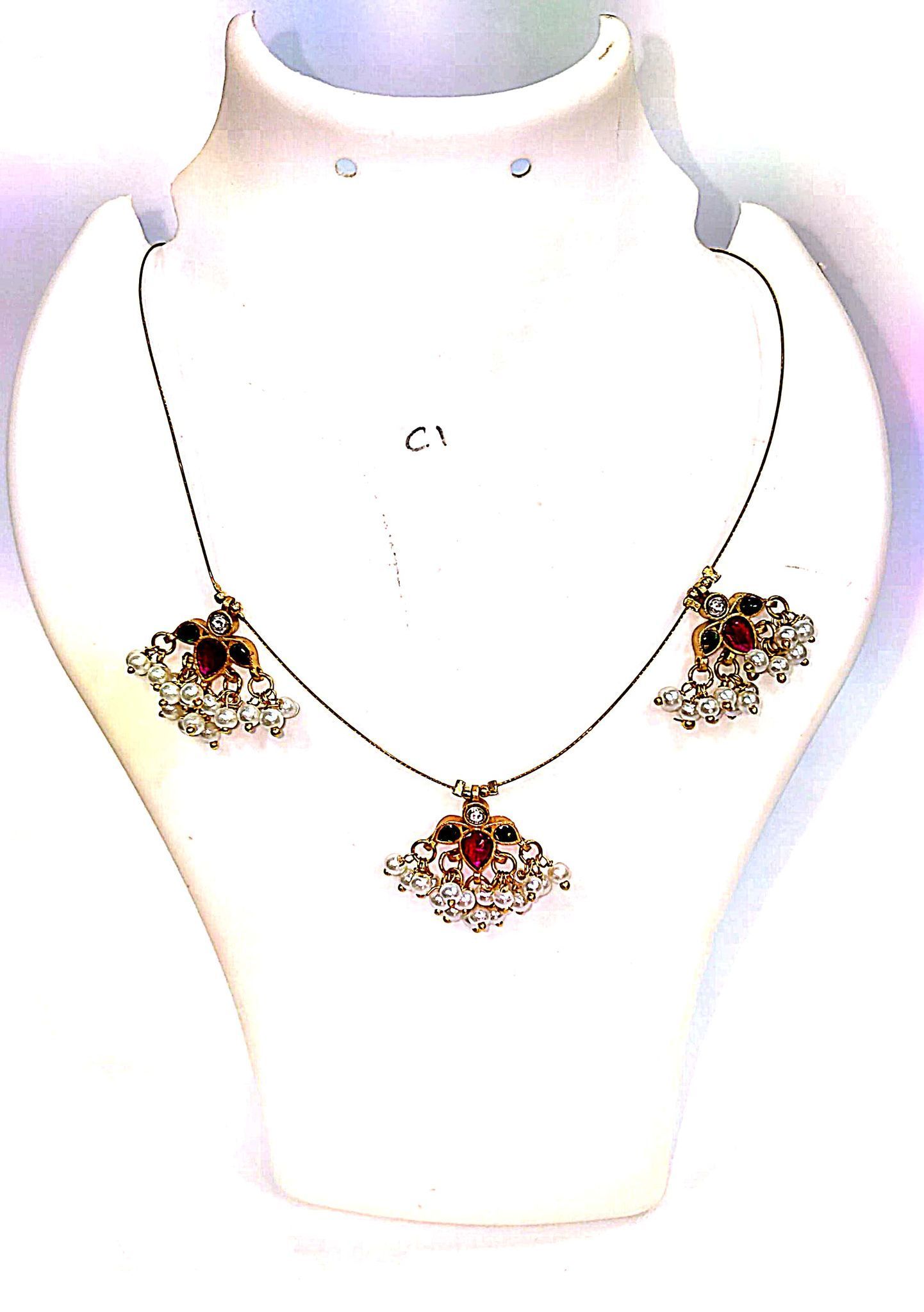 "Stunning Pearl and Ruby Gold Necklace Set"