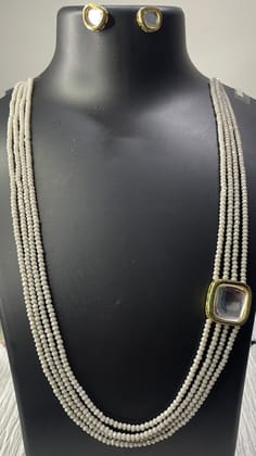 Kundan Grey Festive Necklace Set with Pendant and Earrings