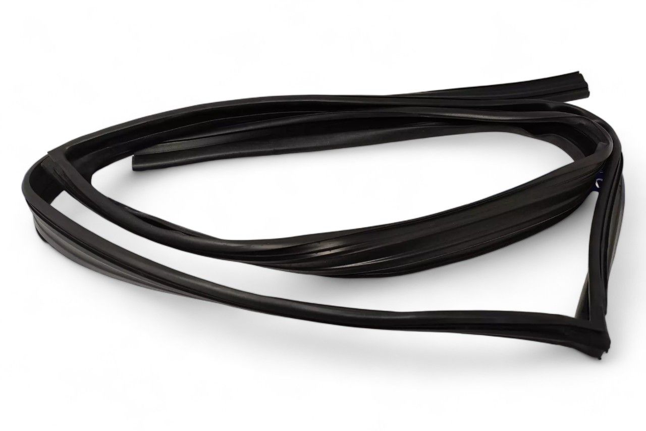 Toyota/Lexus Rear Door Glass Run - LH 68152-0K040