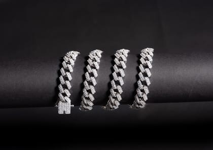 Iced Out Cuban Link Neck Chain - 10MM