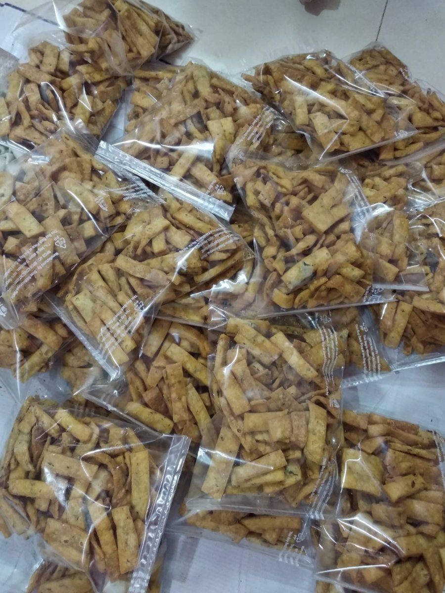 Crispy Fried Namkeen Strips (100g) | Traditional Savory Snack | Tea-Time Treat