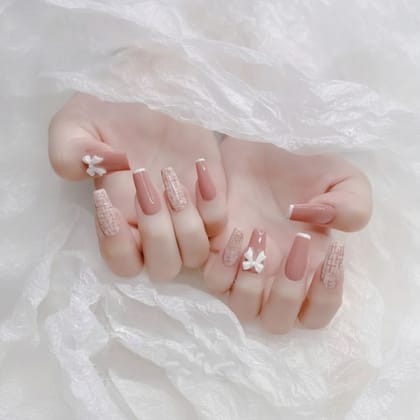 Elegance Ribbon & Texture Press-On Nail Set