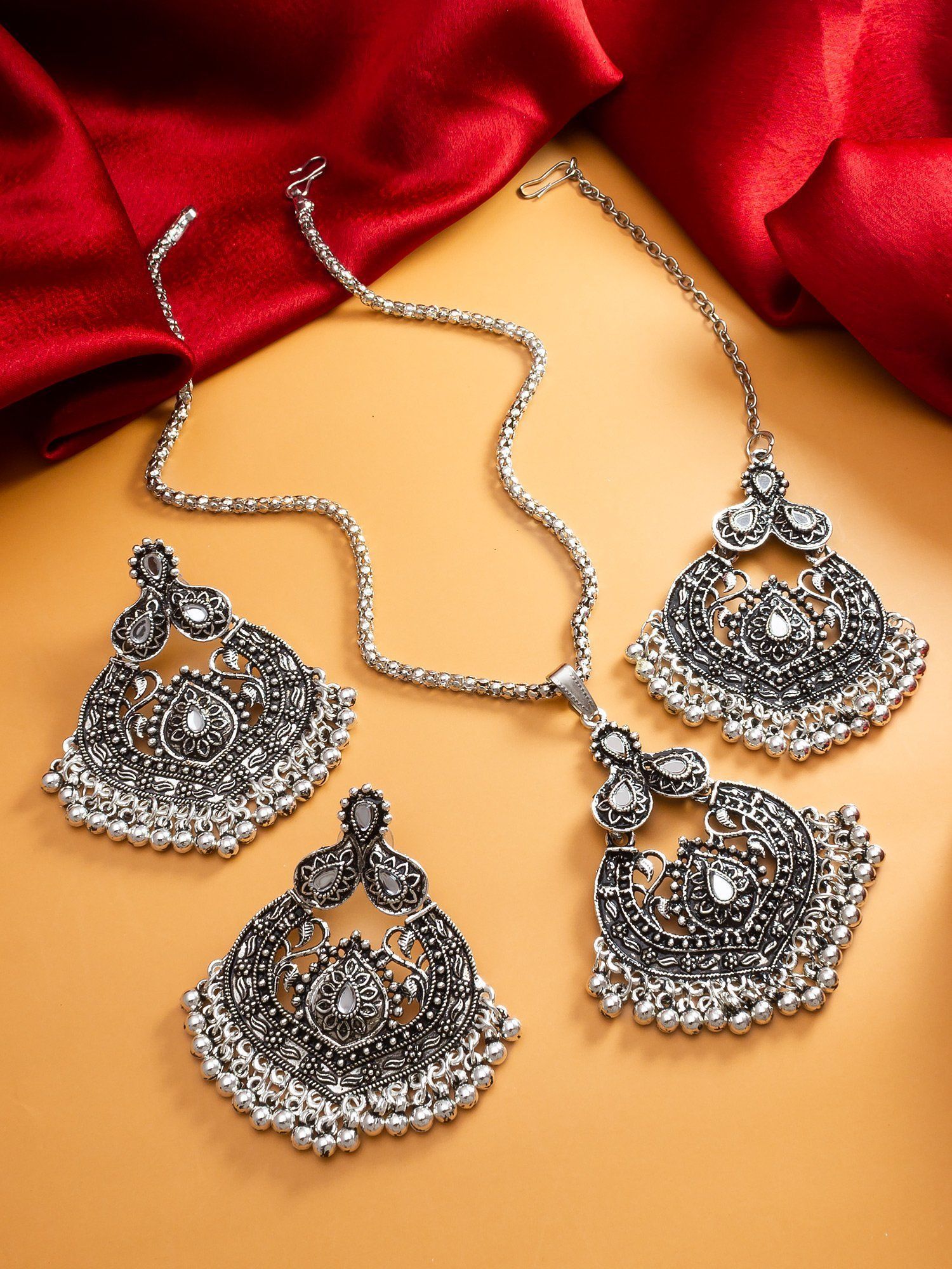 Morison Golden Radiance Necklace Set Shine Bright, Shine Golden
