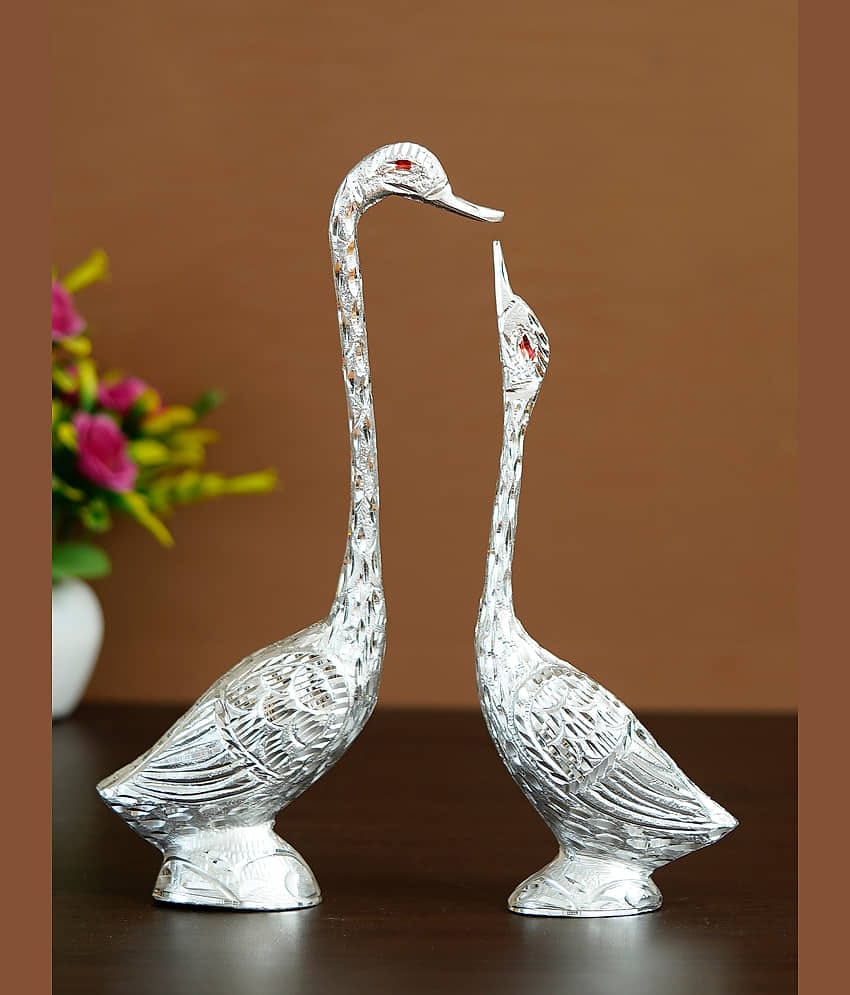 eCraftIndia Set of 2 Silver-Toned Kissing Swan Couple Handcrafted Figurine Showpieces