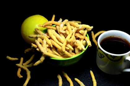 CRUNCHIZZ MADHURASEVA I Sweet, Crunchy, Authentic Kerala Snack I No Artificial Additives I Perfect Tea-Time Bites I Pack of One