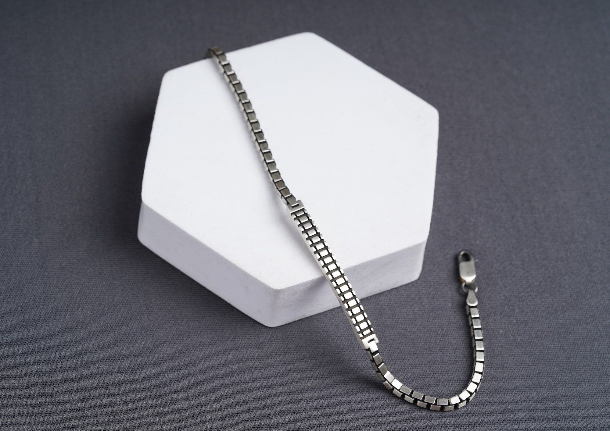 Arched Bridge Box Link Bracelet