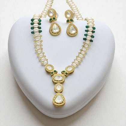 Chiselled Elegance Pearl Necklace Set