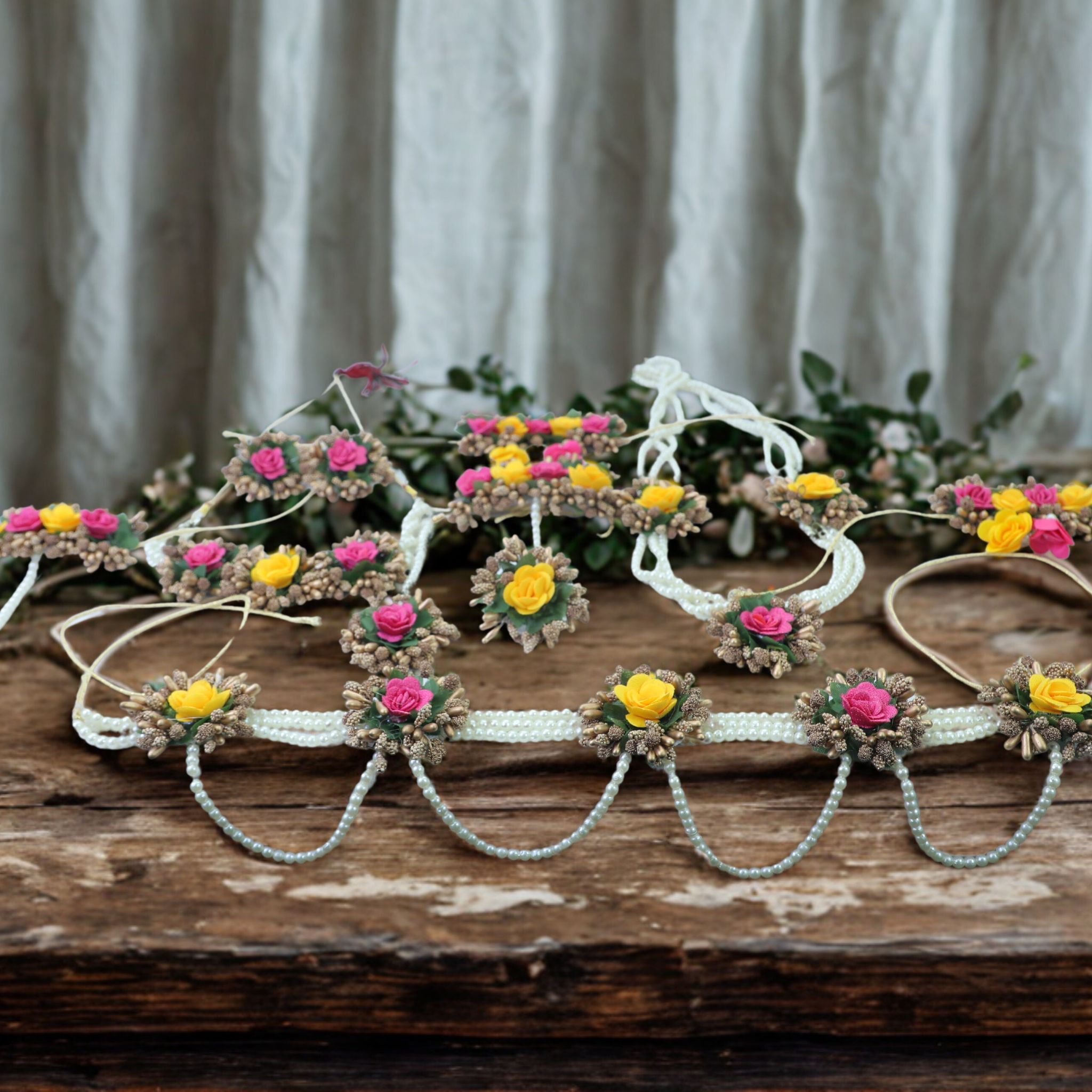 Handmade  Flower Jewellery [23X7.5X18cm]