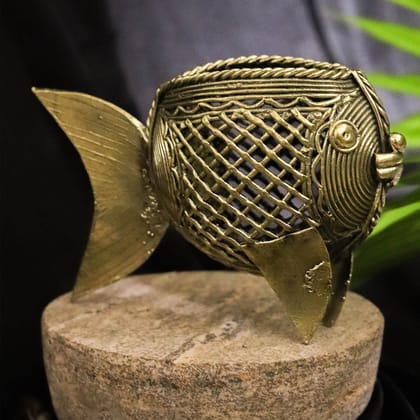 Dhokra Crafted Fish Pen Stand