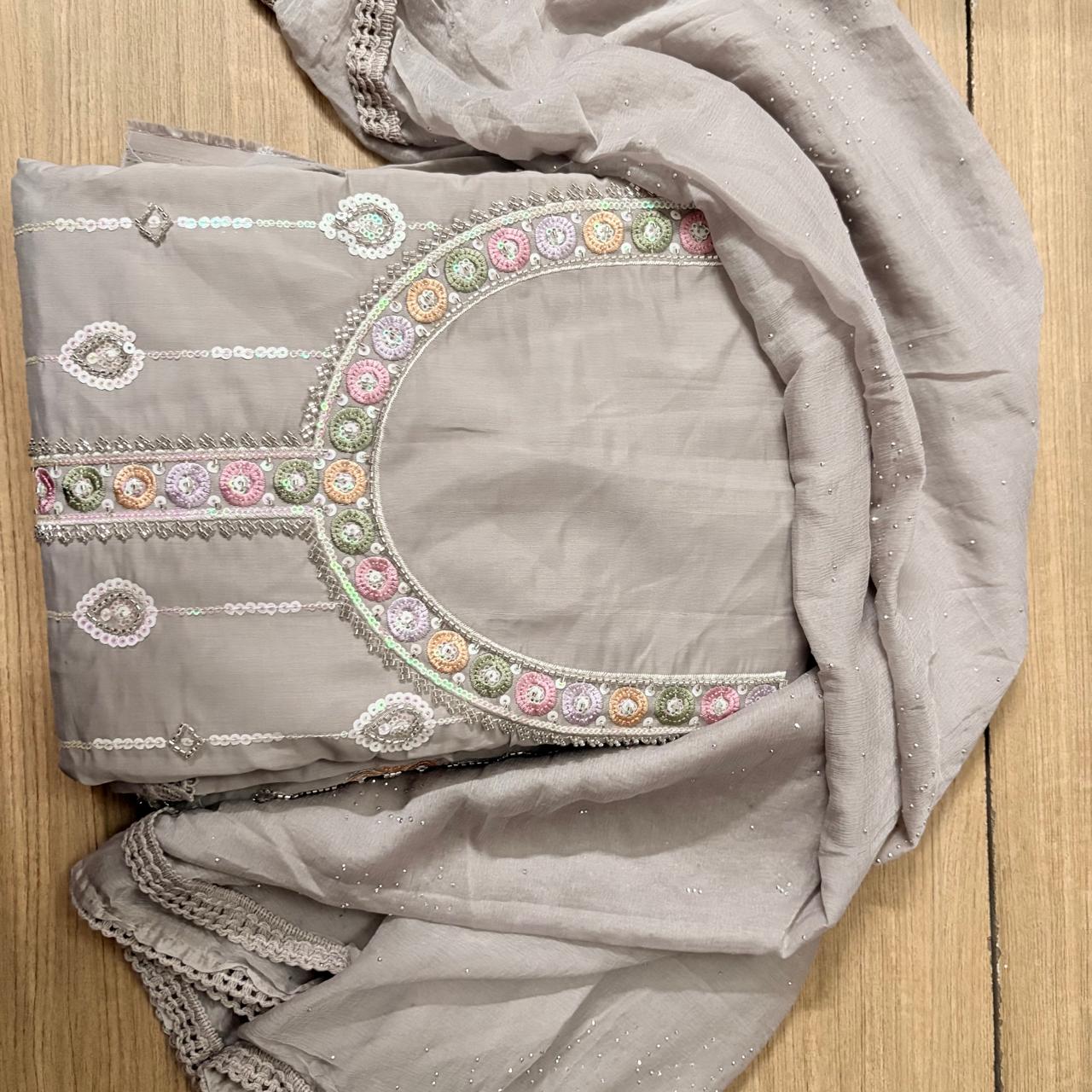 Pakistani suit