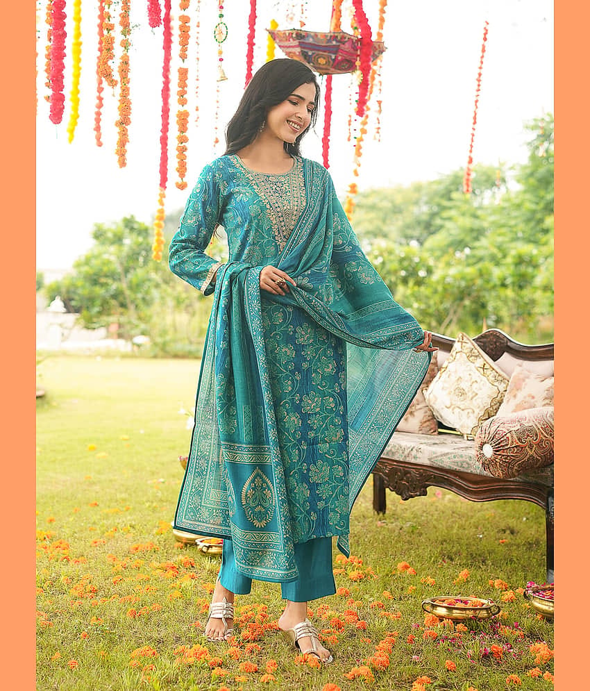 Vaamsi Women Viscose Embroidered Straight Kurti With Pants ( Blue )