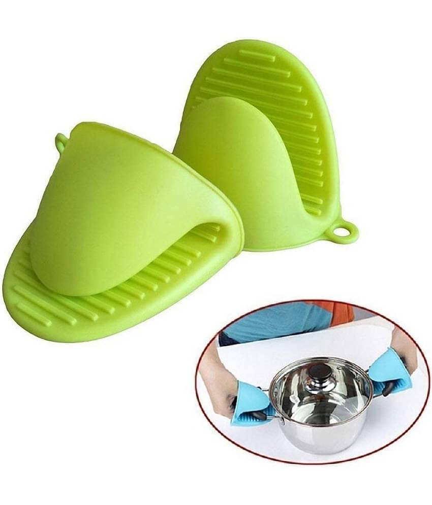 Lucky Traders Set of 1 Silicone Microwave Oven Heat Resistant Pinch Grip Mitten Oven Mitt Gripper Grip Kitchen Pot Holder Utensil Tool