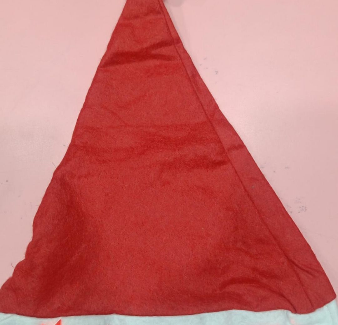 Esmi- *Led Light Star Santa Cap*