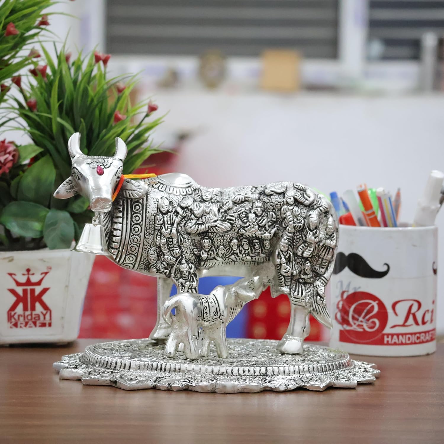 Dreamkraft Decorative Metal Kamdhenu Cow with Calf Statue for Vastu Showpiece (Sliver, 23 X 16 X 16 CM)