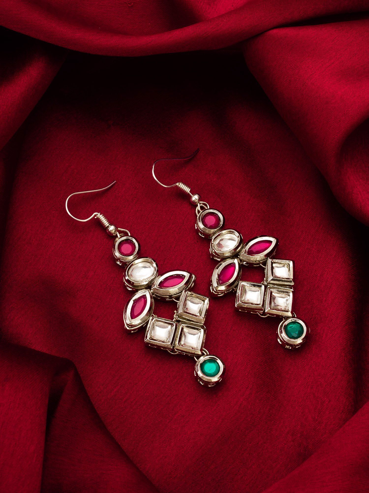Morison Golden Bar Earrings Sleek and Minimal