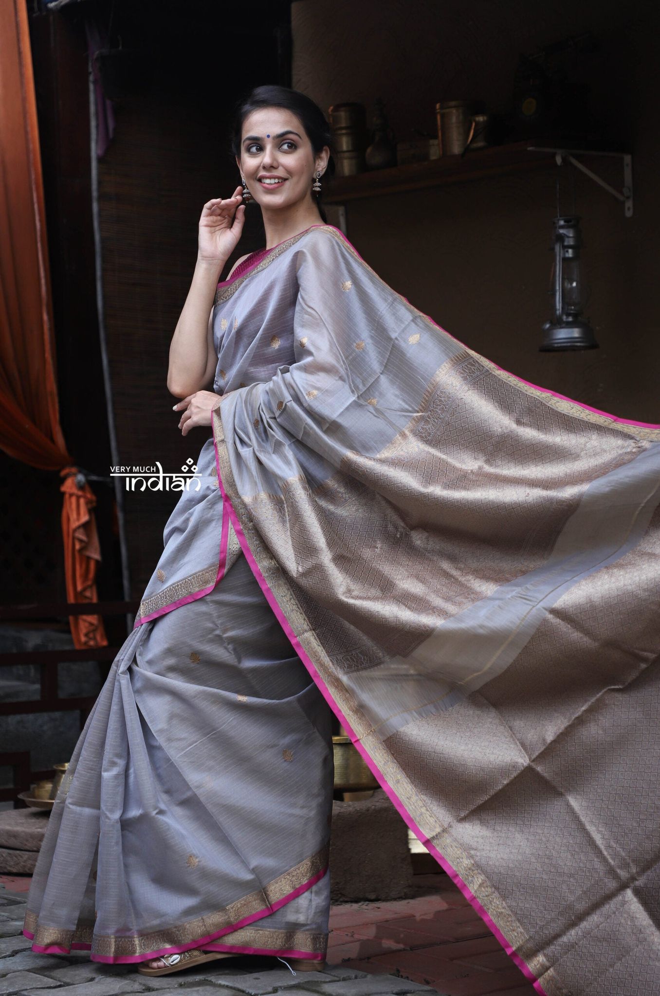Utsaav ~ Banarasi Pure Cotton Silk Chanderi Handloom in Beautiful Grey and Pink with Subtle Zari