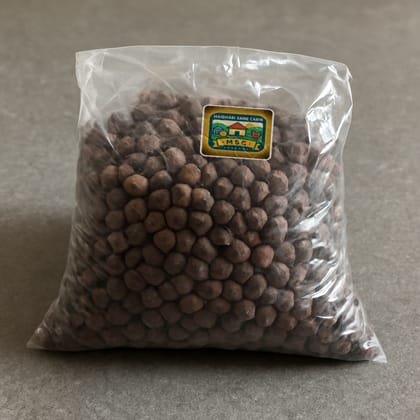 Maidhari Sahu Cabin's black chana