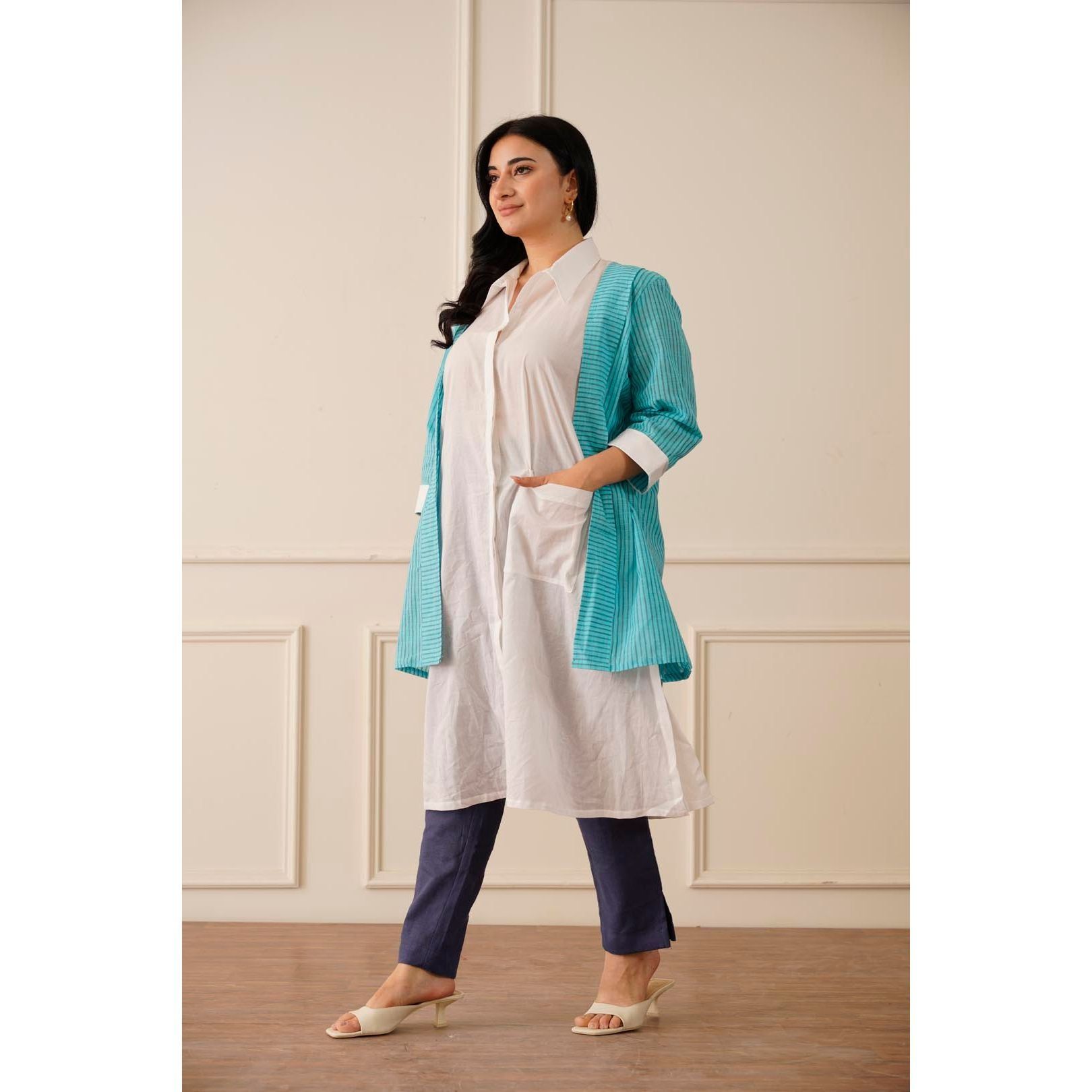 Artistic Impressions of Blue and White in 3 piece Set